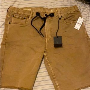 Men’s Large Khaki Shorts